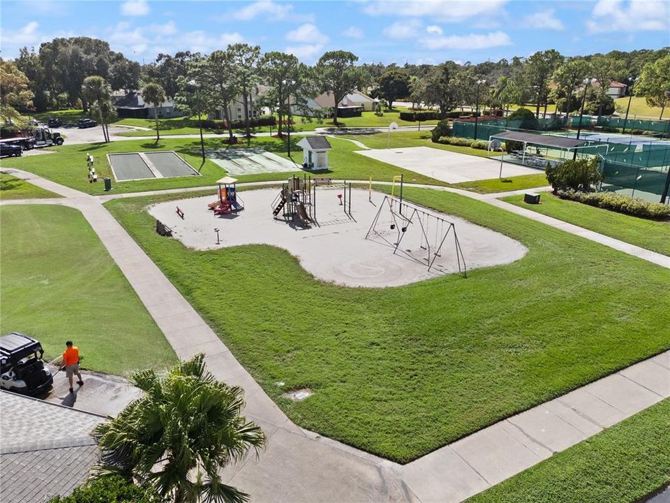 合同活跃: $370,000 (3 贝兹, 2 浴室, 1500 平方英尺)