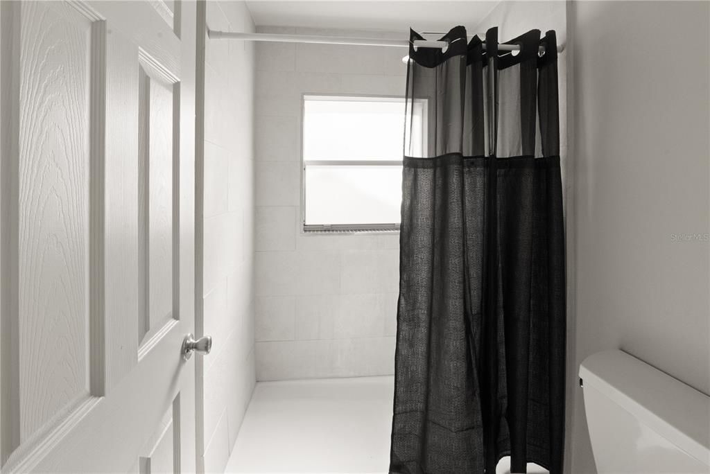 合同活跃: $370,000 (3 贝兹, 2 浴室, 1500 平方英尺)