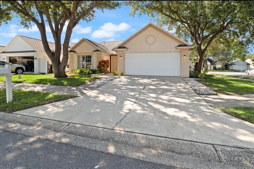 合同活跃: $370,000 (3 贝兹, 2 浴室, 1500 平方英尺)