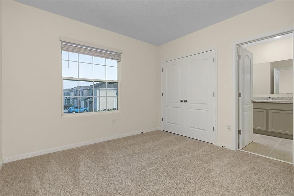 待售: $390,000 (3 贝兹, 2 浴室, 1740 平方英尺)