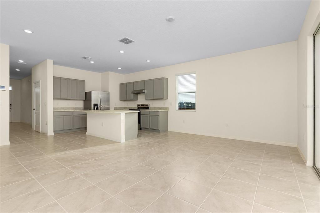 待售: $390,000 (3 贝兹, 2 浴室, 1740 平方英尺)