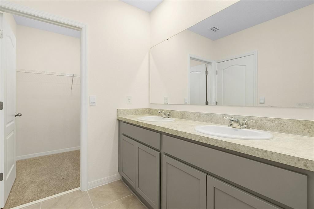 待售: $390,000 (3 贝兹, 2 浴室, 1740 平方英尺)