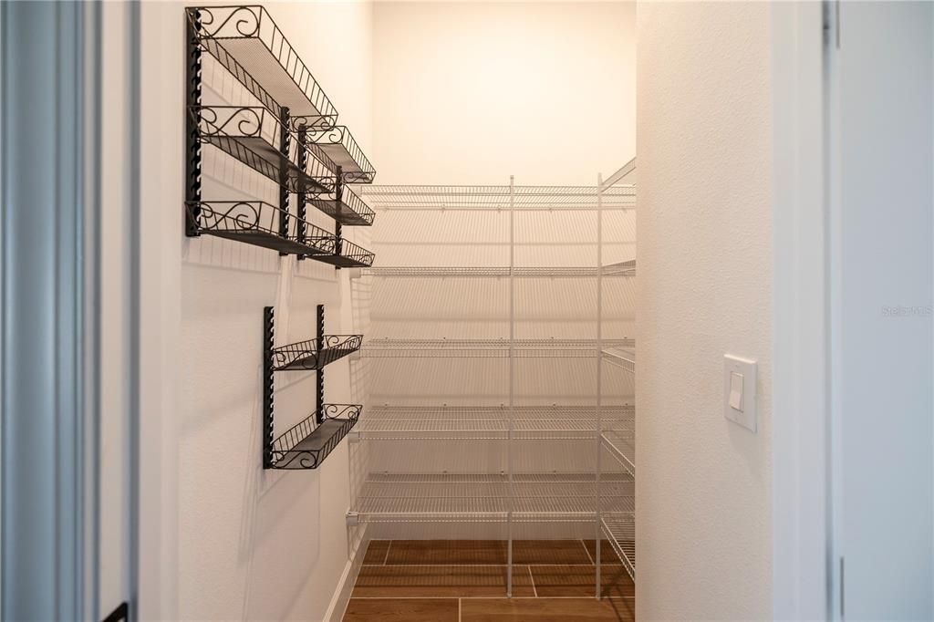 На продажу: $475,000 (3 спален, 3 ванн, 2318 Квадратных фут)