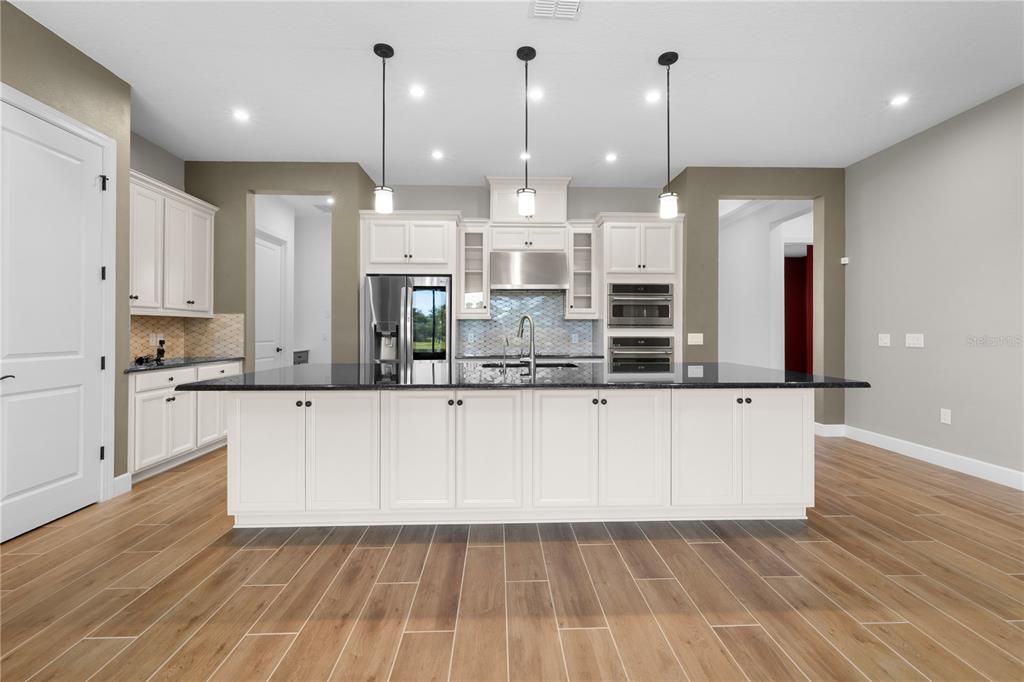 На продажу: $475,000 (3 спален, 3 ванн, 2318 Квадратных фут)