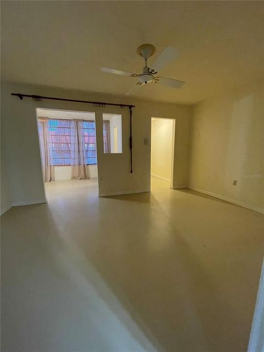 待售: $140,000 (2 贝兹, 1 浴室, 1120 平方英尺)