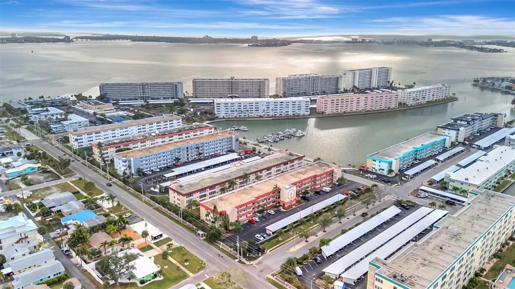 На продажу: $140,000 (2 спален, 1 ванн, 1120 Квадратных фут)