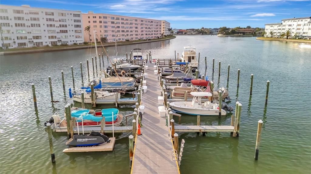 На продажу: $140,000 (2 спален, 1 ванн, 1120 Квадратных фут)