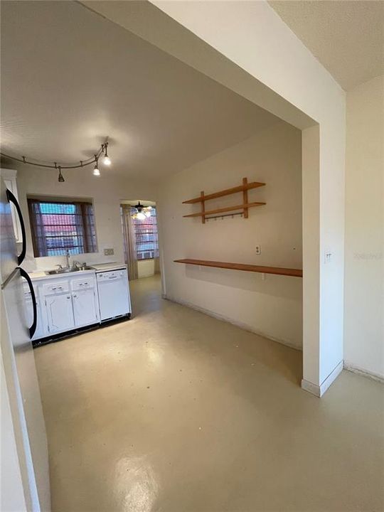 待售: $140,000 (2 贝兹, 1 浴室, 1120 平方英尺)