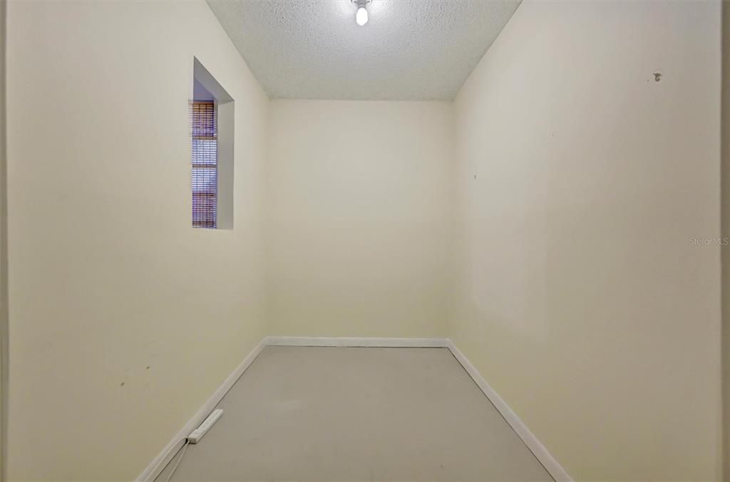 На продажу: $140,000 (2 спален, 1 ванн, 1120 Квадратных фут)