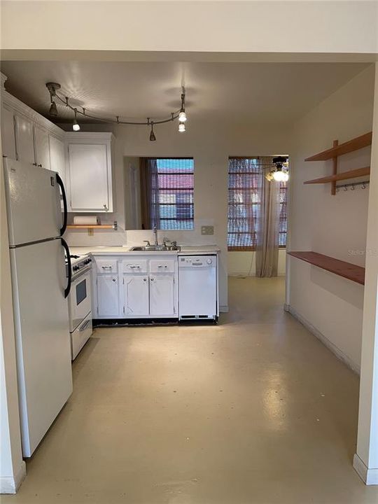 待售: $140,000 (2 贝兹, 1 浴室, 1120 平方英尺)