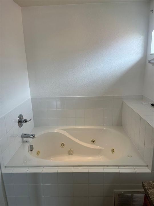 待售: $329,000 (3 贝兹, 2 浴室, 1870 平方英尺)