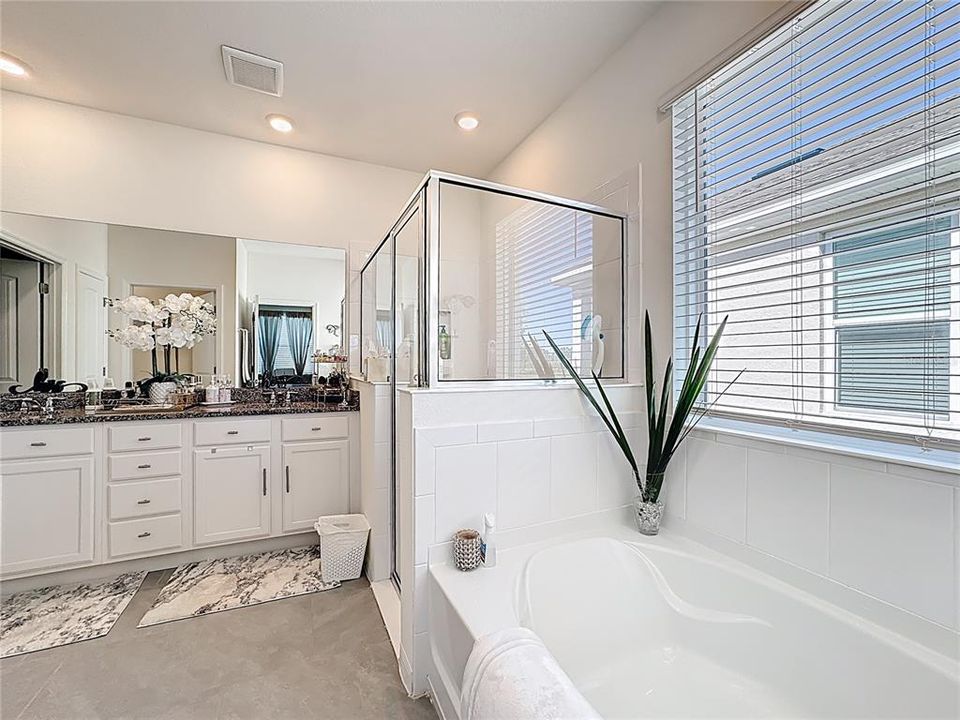 Active With Contract: $500,000 (4 beds, 3 baths, 2841 Square Feet)