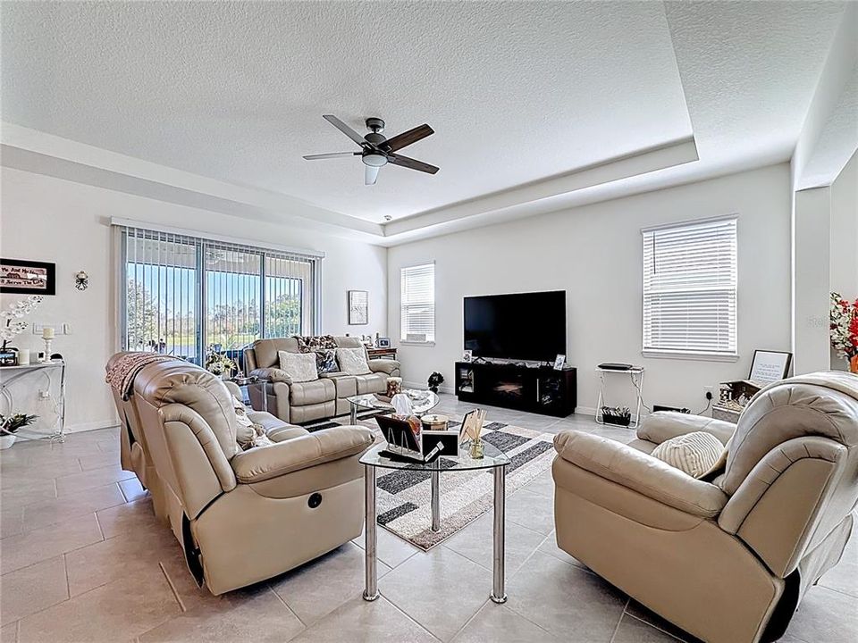 Active With Contract: $500,000 (4 beds, 3 baths, 2841 Square Feet)