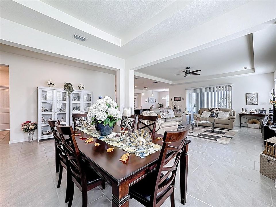 Active With Contract: $500,000 (4 beds, 3 baths, 2841 Square Feet)