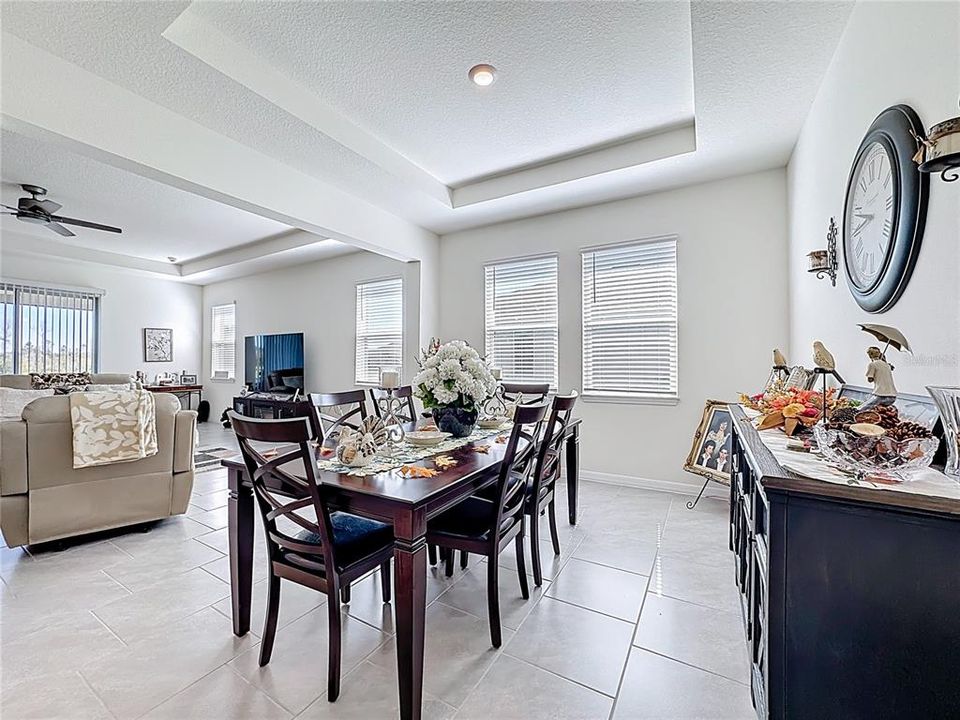 Active With Contract: $500,000 (4 beds, 3 baths, 2841 Square Feet)