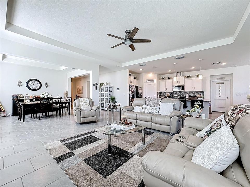 Active With Contract: $500,000 (4 beds, 3 baths, 2841 Square Feet)