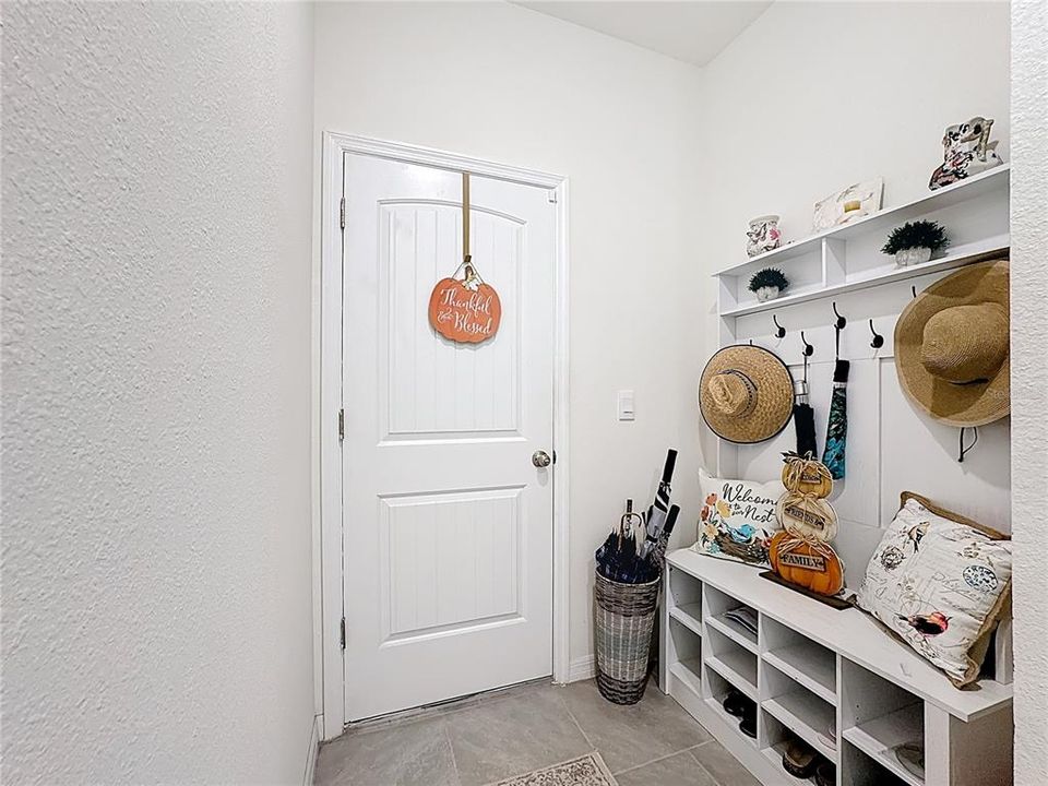 Active With Contract: $500,000 (4 beds, 3 baths, 2841 Square Feet)