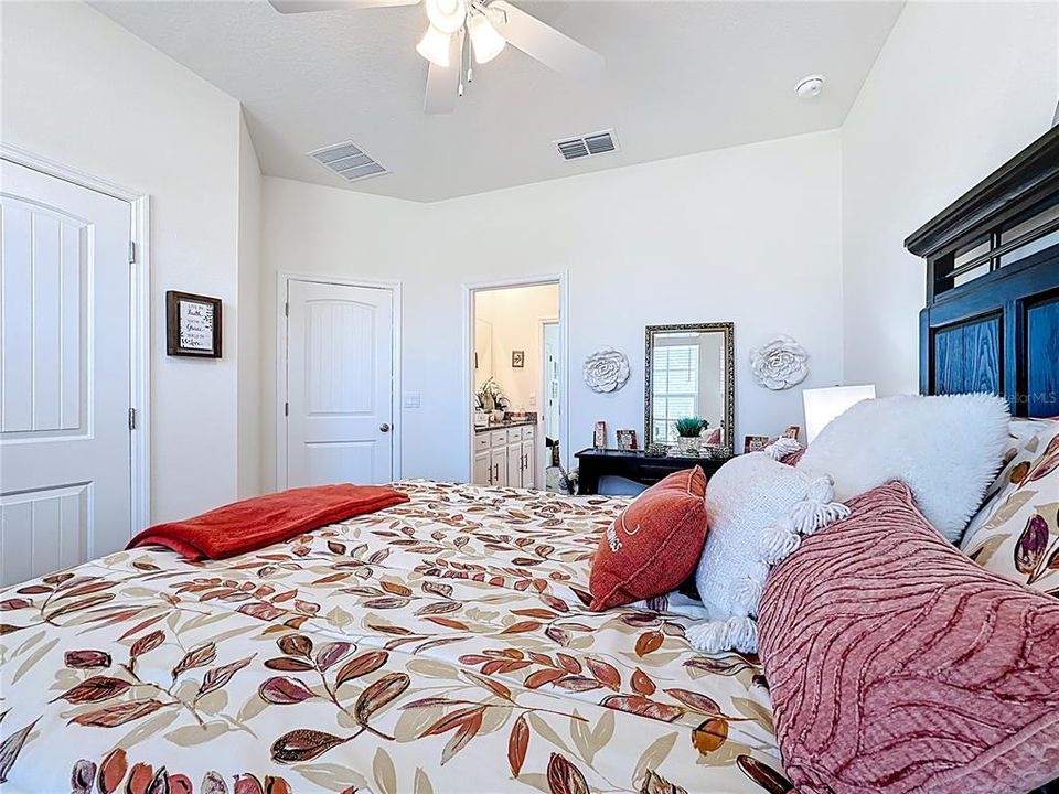 Active With Contract: $500,000 (4 beds, 3 baths, 2841 Square Feet)