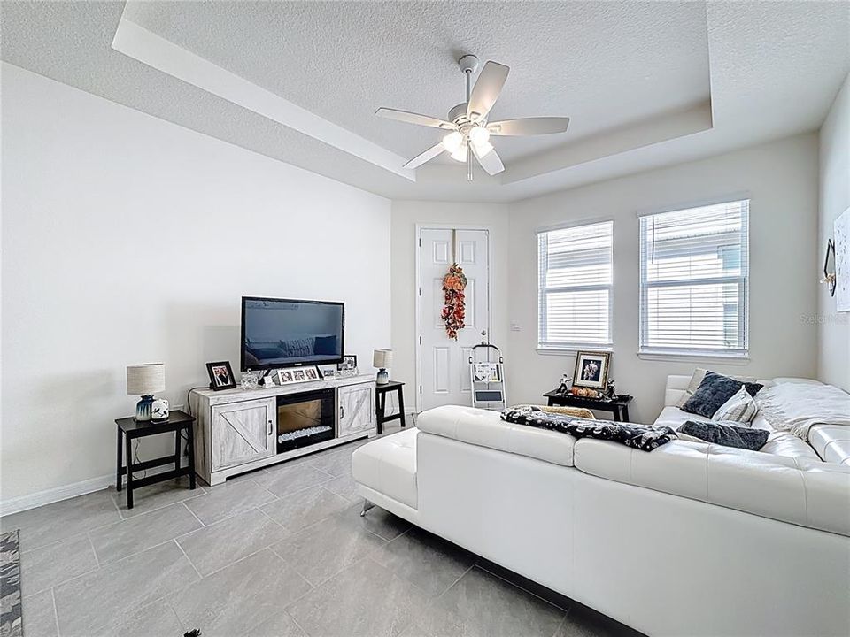 Active With Contract: $500,000 (4 beds, 3 baths, 2841 Square Feet)