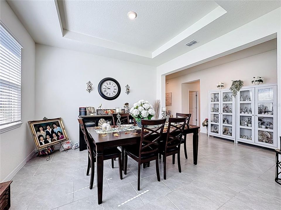 Active With Contract: $500,000 (4 beds, 3 baths, 2841 Square Feet)