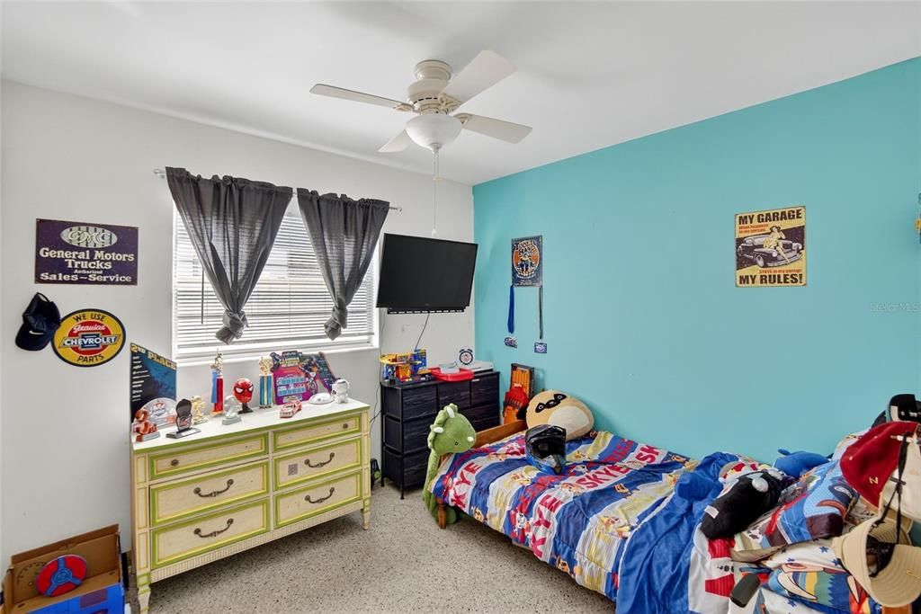 待售: $400,000 (3 贝兹, 2 浴室, 1320 平方英尺)