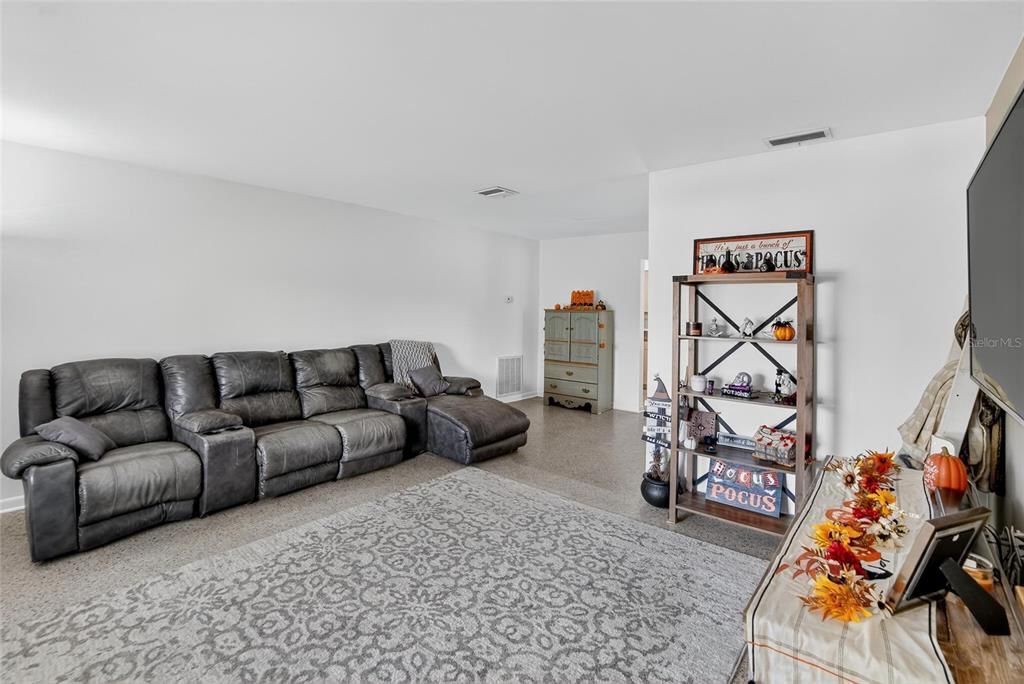 待售: $400,000 (3 贝兹, 2 浴室, 1320 平方英尺)