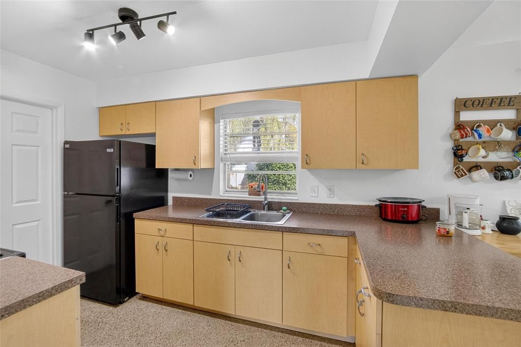 待售: $400,000 (3 贝兹, 2 浴室, 1320 平方英尺)