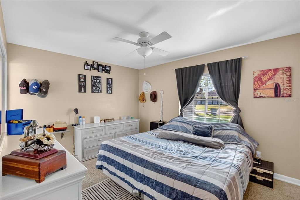 待售: $400,000 (3 贝兹, 2 浴室, 1320 平方英尺)