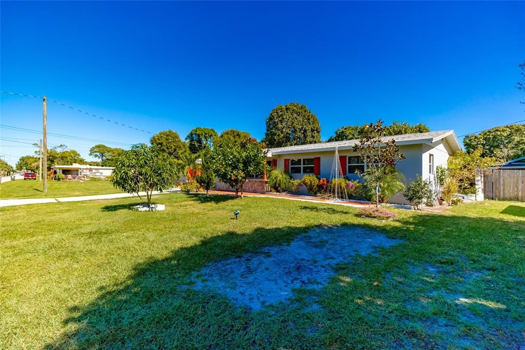 На продажу: $429,000 (4 спален, 2 ванн, 1767 Квадратных фут)