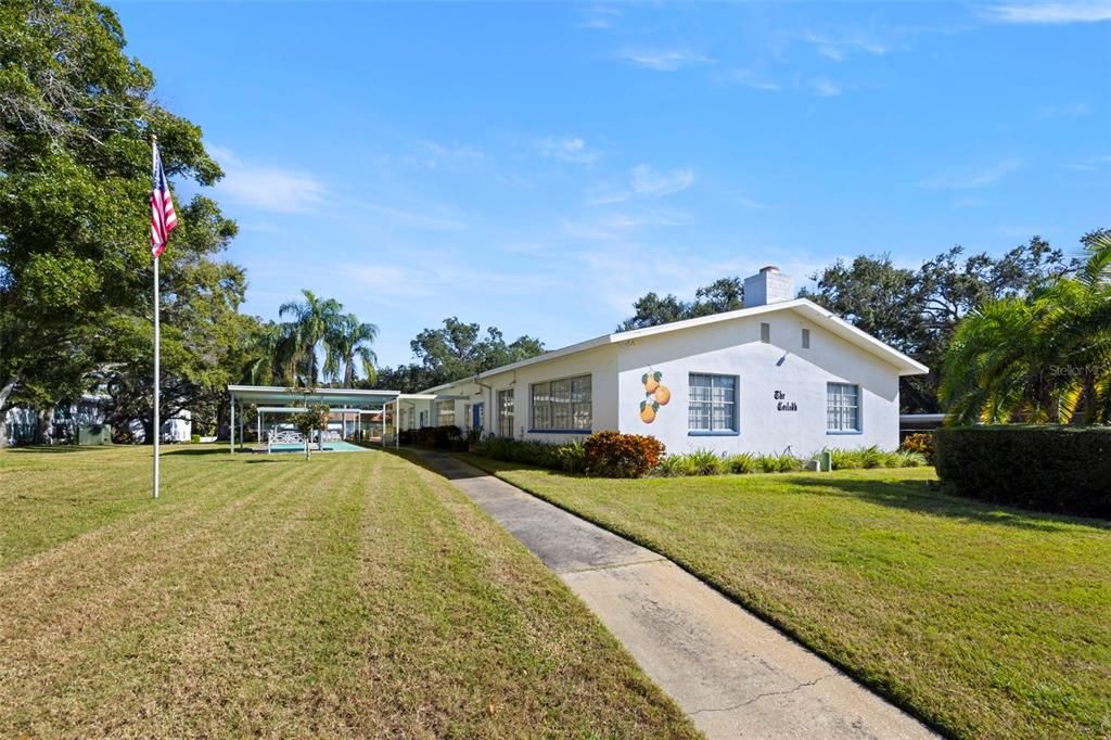 待售: $115,000 (2 贝兹, 1 浴室, 965 平方英尺)