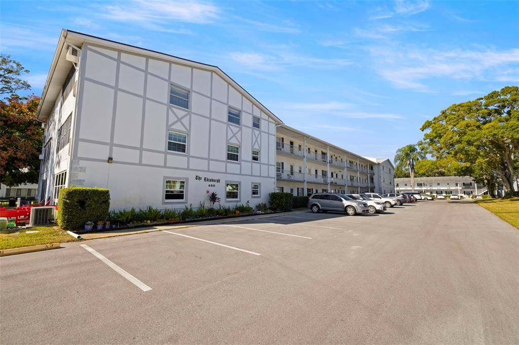 待售: $115,000 (2 贝兹, 1 浴室, 965 平方英尺)