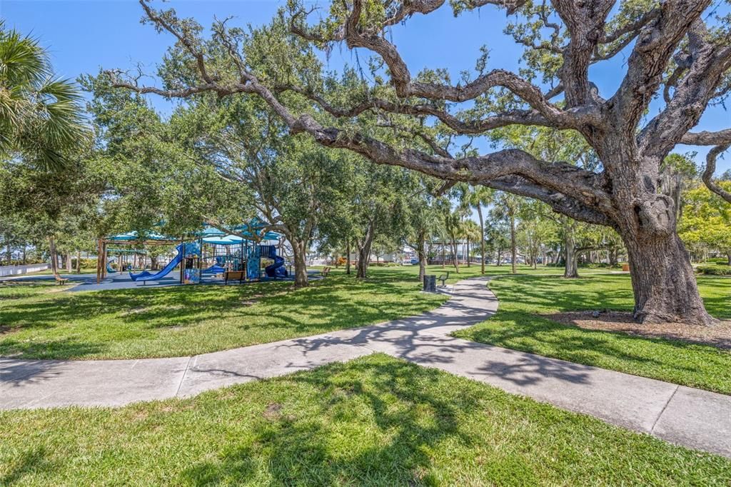 待售: $115,000 (2 贝兹, 1 浴室, 965 平方英尺)