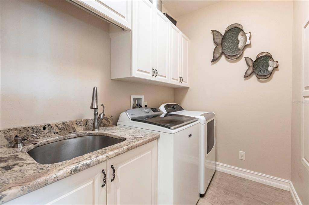 На продажу: $849,000 (3 спален, 3 ванн, 2336 Квадратных фут)