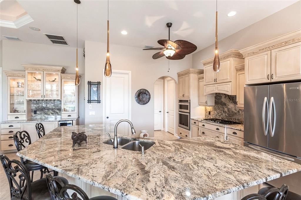 На продажу: $849,000 (3 спален, 3 ванн, 2336 Квадратных фут)