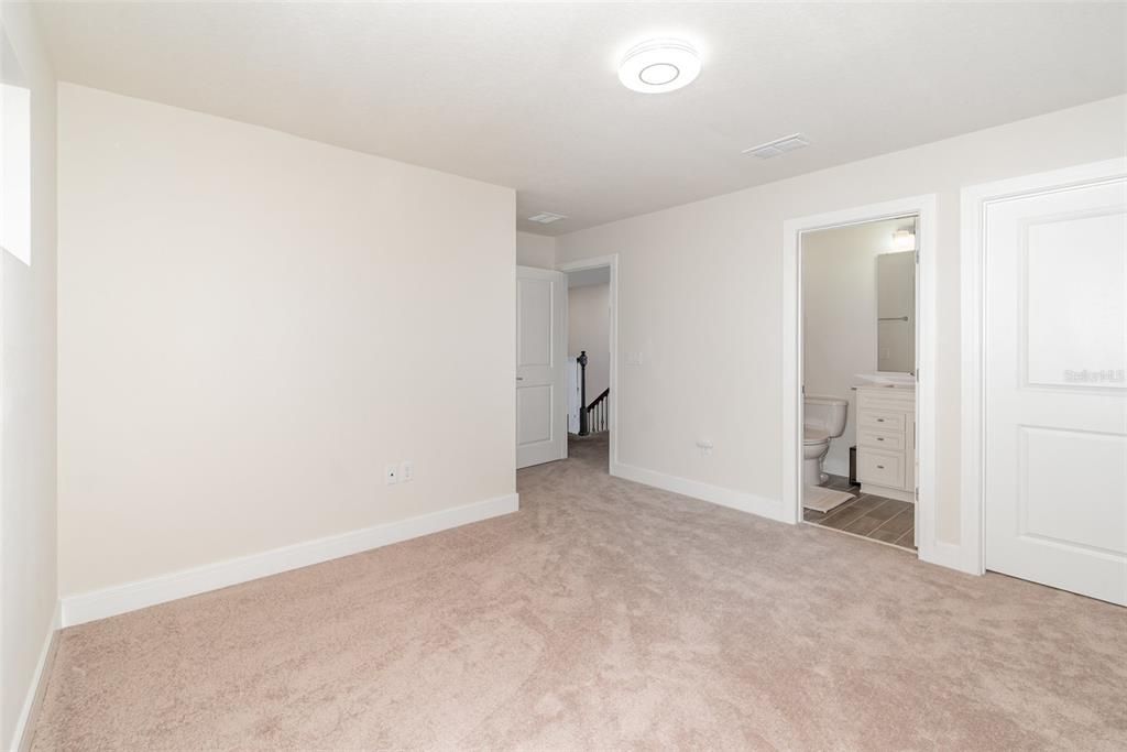 For Sale: $715,000 (5 beds, 4 baths, 3443 Square Feet)