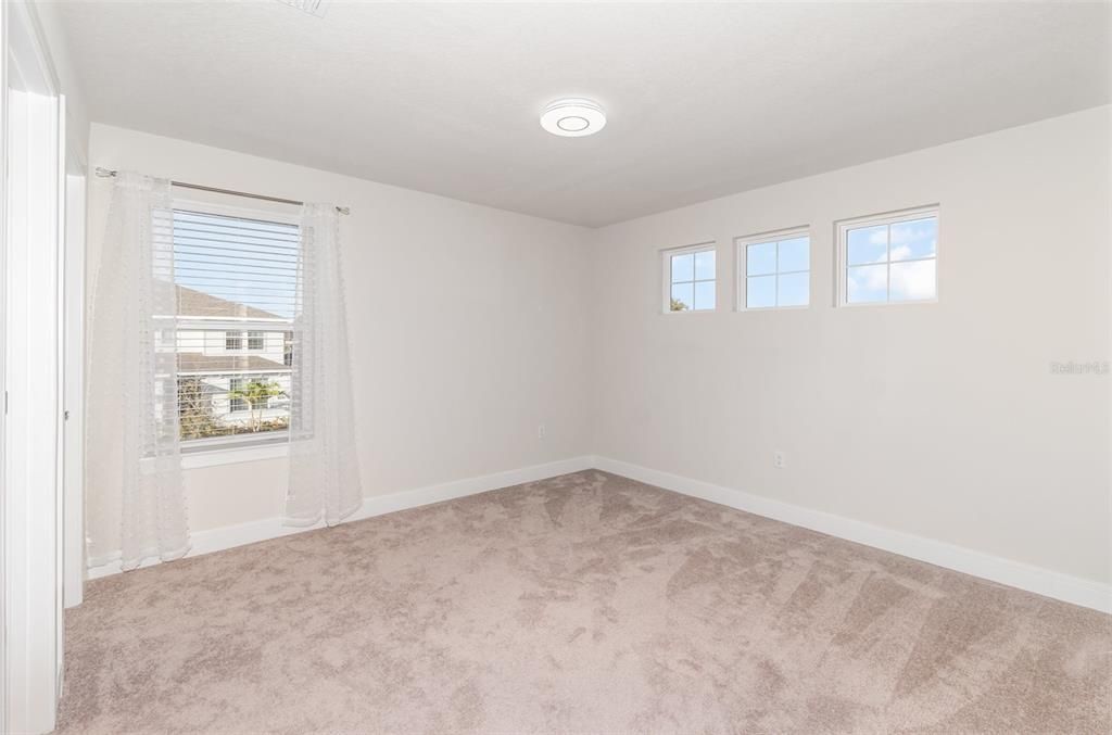 For Sale: $715,000 (5 beds, 4 baths, 3443 Square Feet)