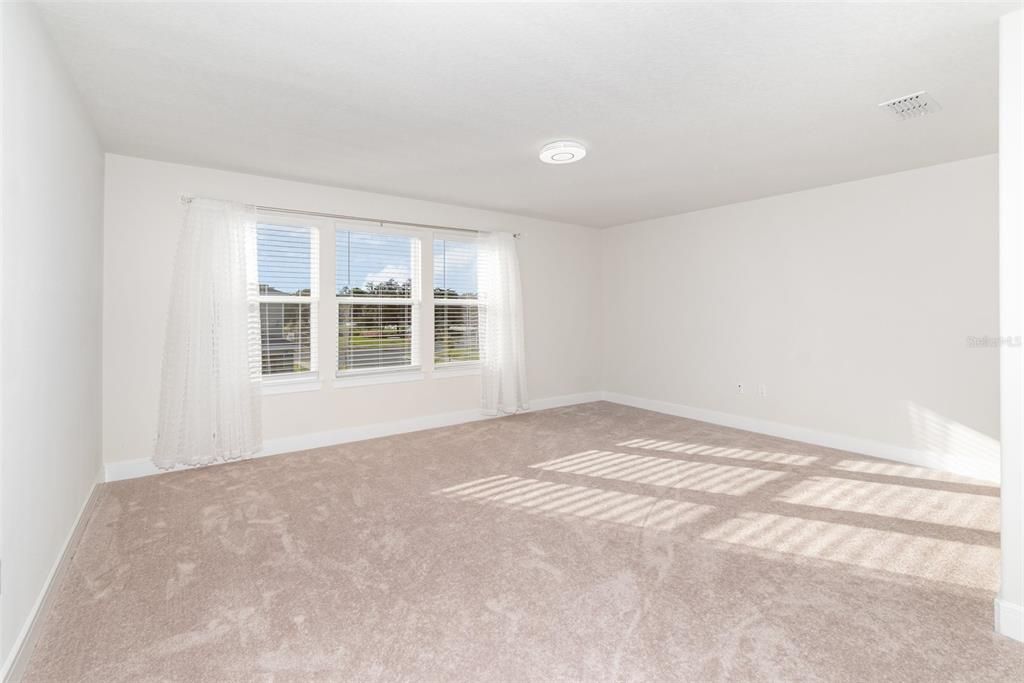 For Sale: $715,000 (5 beds, 4 baths, 3443 Square Feet)