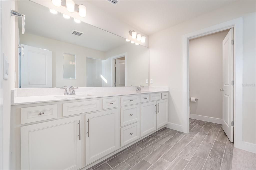 For Sale: $715,000 (5 beds, 4 baths, 3443 Square Feet)