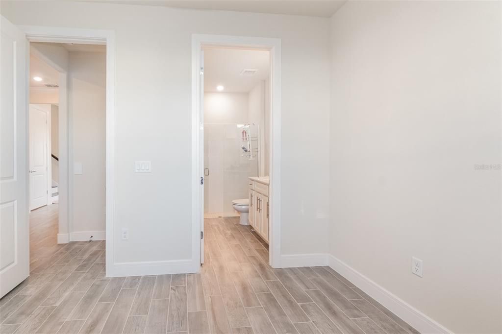 For Sale: $715,000 (5 beds, 4 baths, 3443 Square Feet)