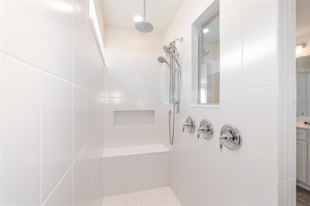 For Sale: $715,000 (5 beds, 4 baths, 3443 Square Feet)