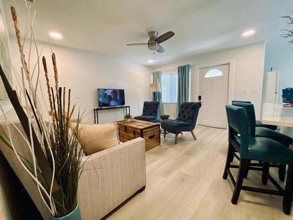 For Sale: $725,000 (6 beds, 0 baths, 1844 Square Feet)