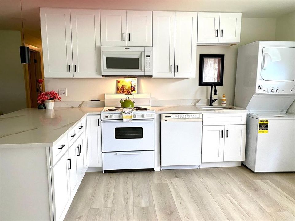 For Sale: $725,000 (6 beds, 0 baths, 1844 Square Feet)