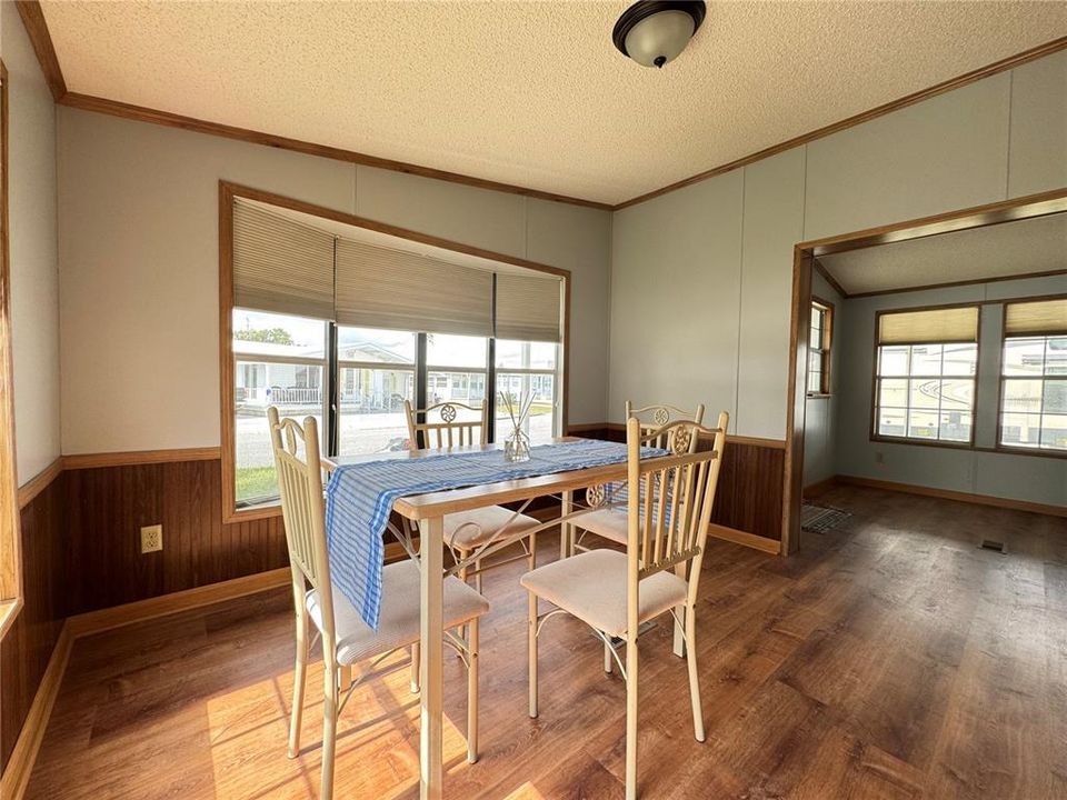 待售: $112,000 (2 贝兹, 1 浴室, 678 平方英尺)