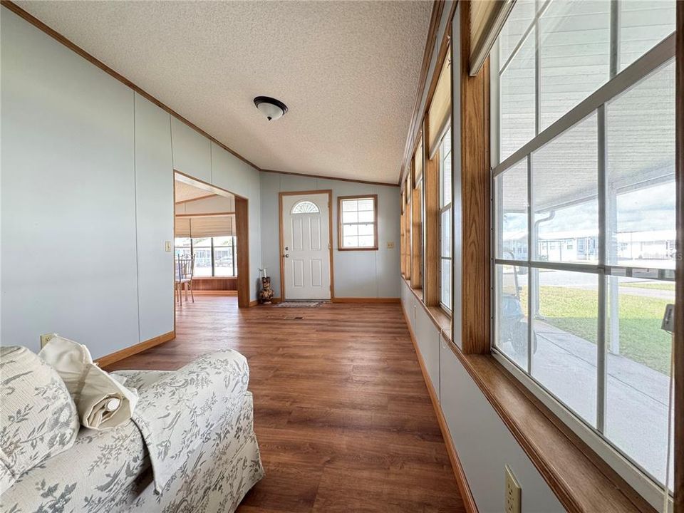 待售: $112,000 (2 贝兹, 1 浴室, 678 平方英尺)