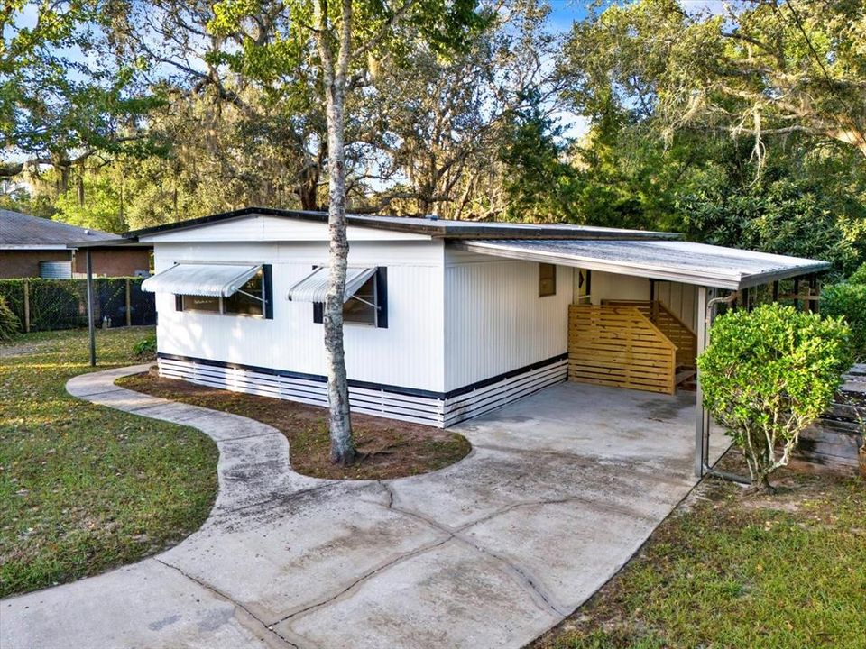 For Sale: $190,000 (2 beds, 2 baths, 960 Square Feet)