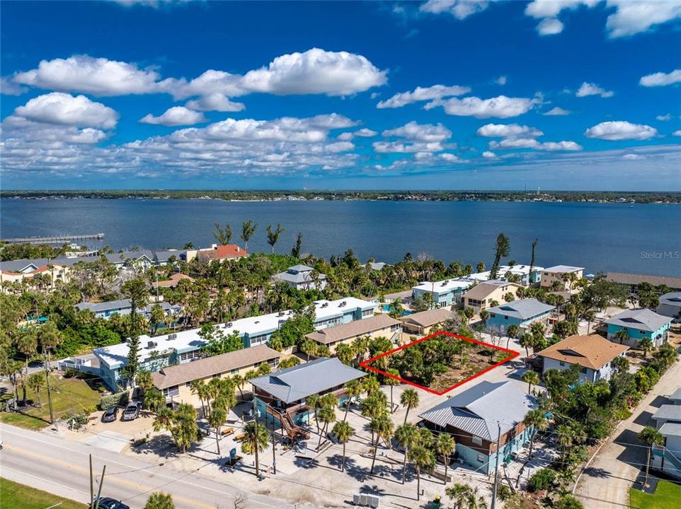 For Sale: $925,000 (0.20 acres)