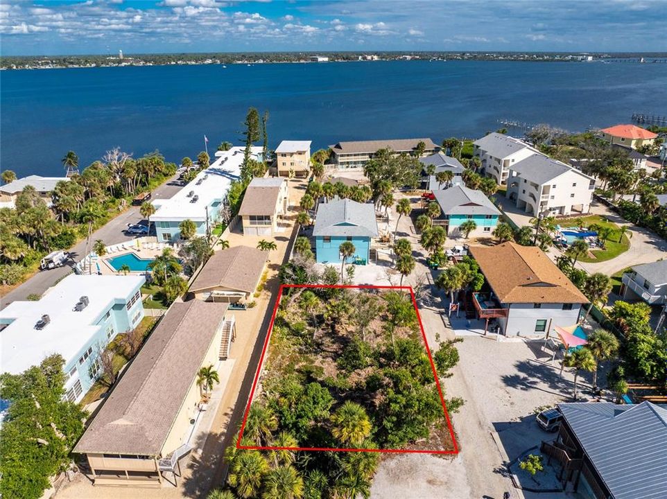 For Sale: $925,000 (0.20 acres)