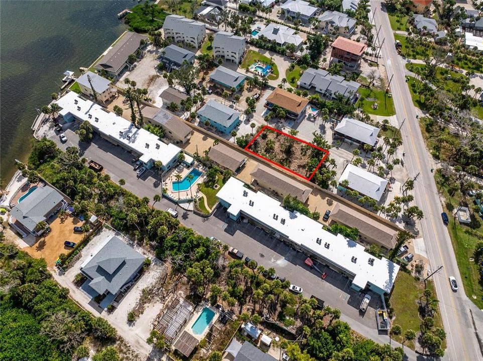 For Sale: $925,000 (0.20 acres)