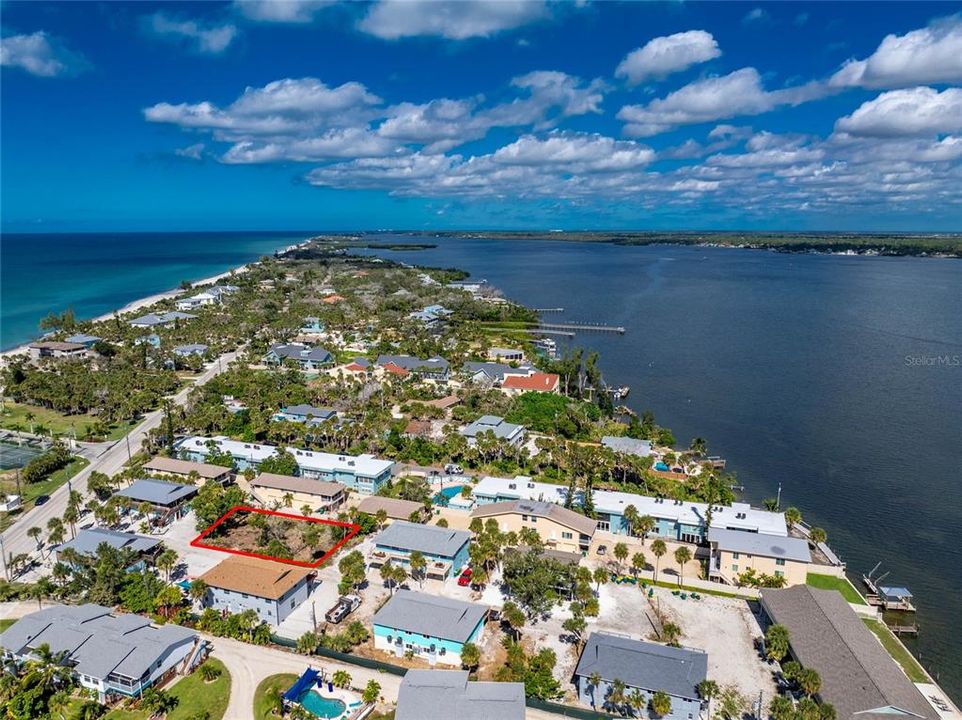 For Sale: $925,000 (0.20 acres)