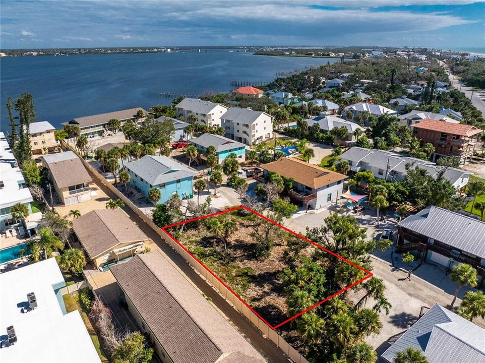 For Sale: $925,000 (0.20 acres)